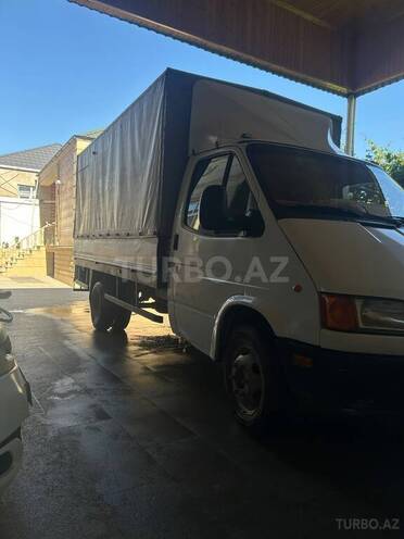 Ford Transit-6