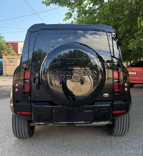 Land Rover Defender-6