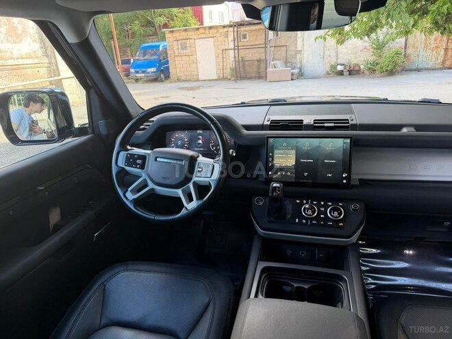 Land Rover Defender-12