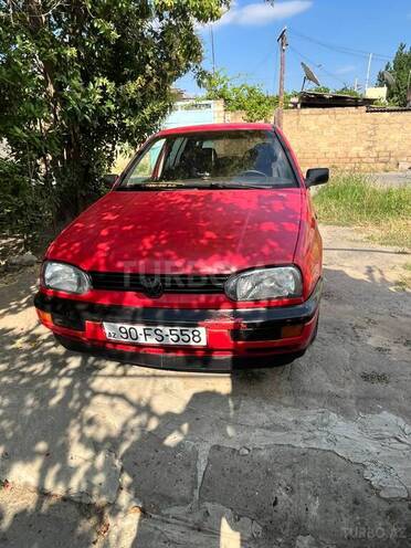 Volkswagen Golf-1