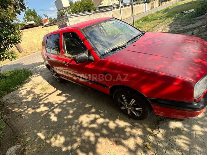 Volkswagen Golf-2