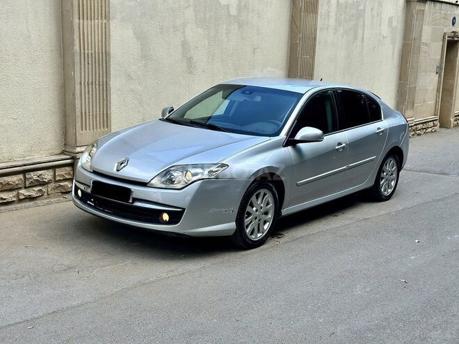Renault Laguna-15