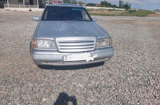 Mercedes C 220-1
