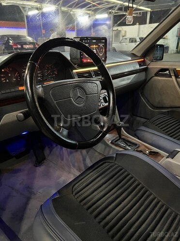 Mercedes E 220-5
