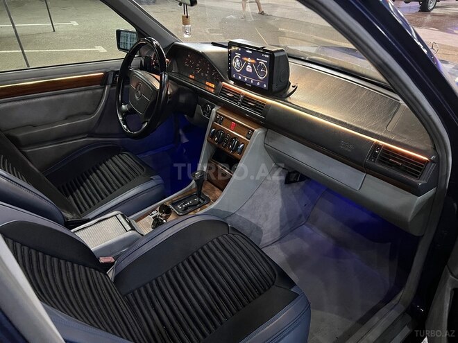 Mercedes E 220-2