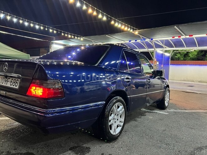 Mercedes E 220-9