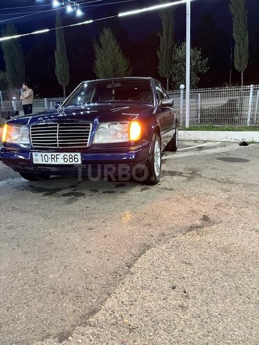 Mercedes E 220-12