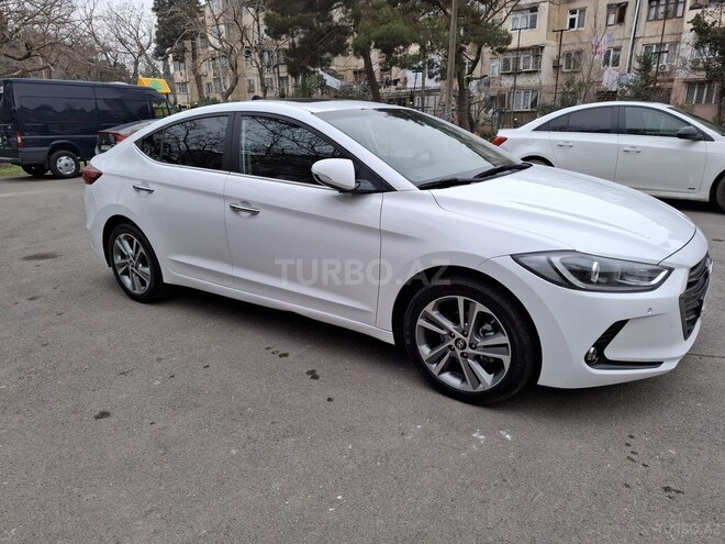 Hyundai Elantra-6