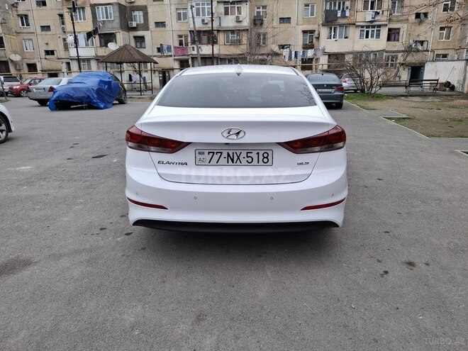 Hyundai Elantra-5