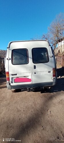Ford Transit-4