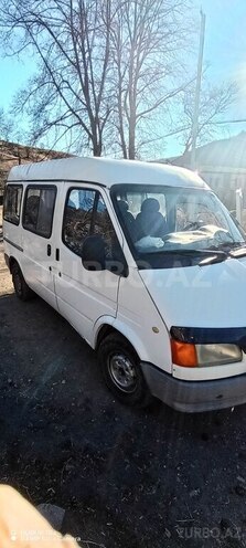 Ford Transit-8