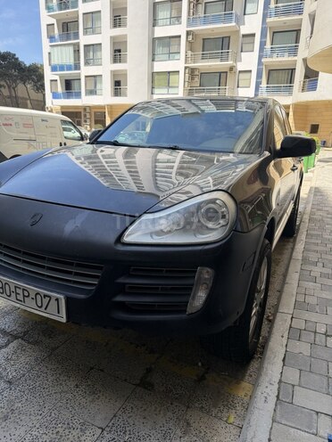 Porsche Cayenne S-2