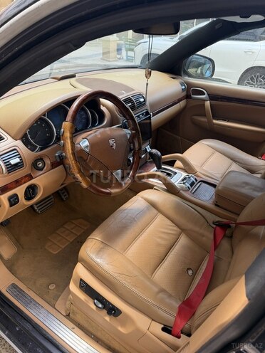 Porsche Cayenne S-10