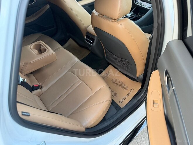 Hyundai Sonata-13