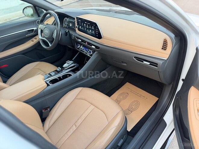 Hyundai Sonata-11