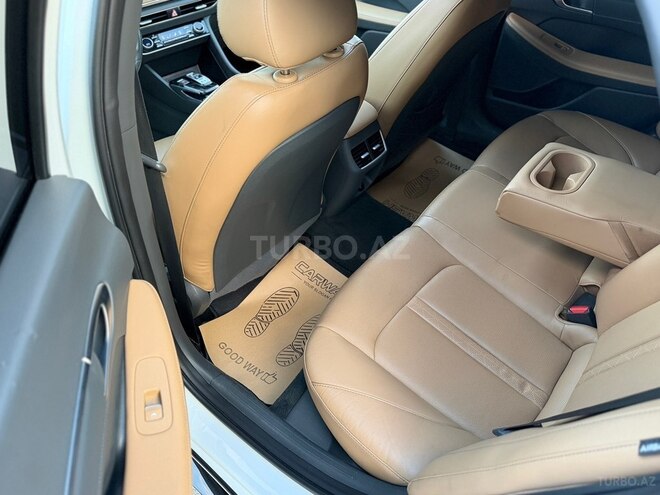 Hyundai Sonata-12