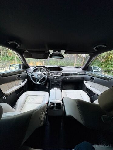 Mercedes E 350-11