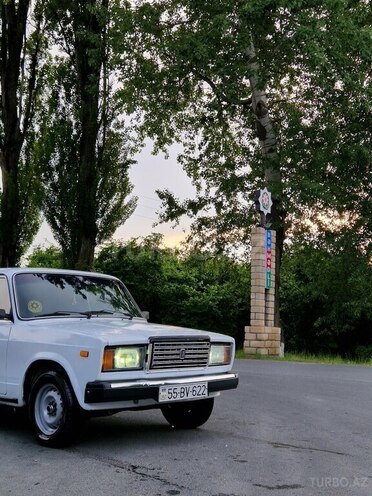 LADA (VAZ) 2107-1