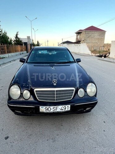 Mercedes E 200-1