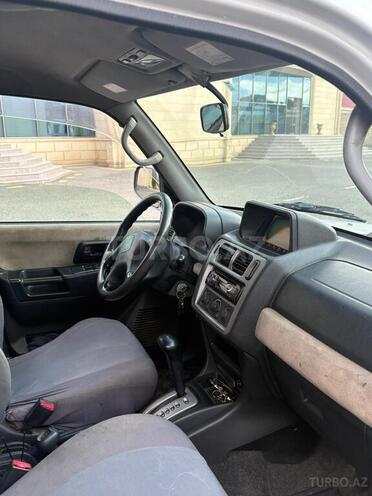 Mitsubishi Pajero io-6