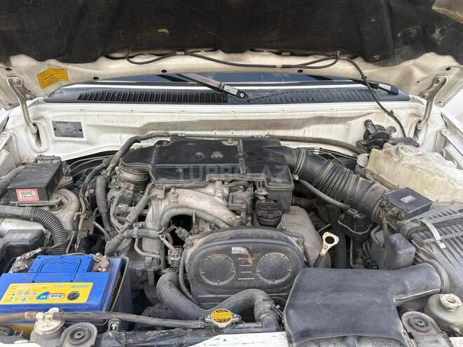 Mitsubishi Pajero io-7