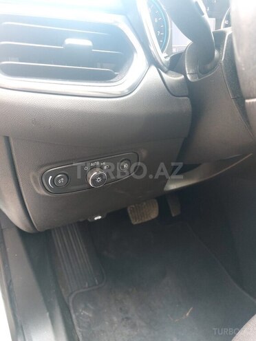 Chevrolet Equinox-12
