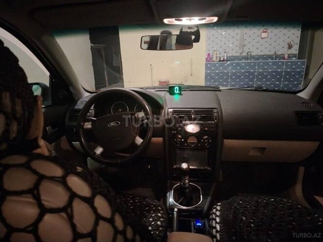 Ford Mondeo-2