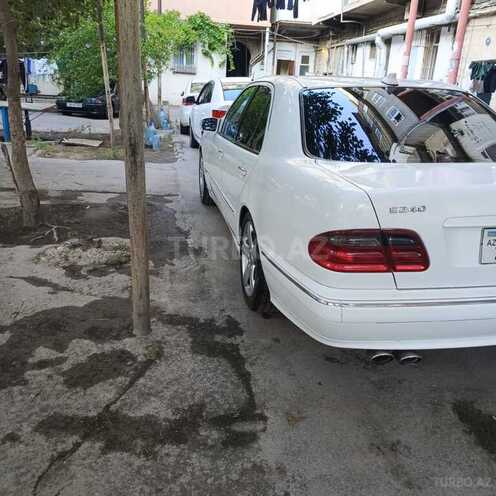 Mercedes E 240-3