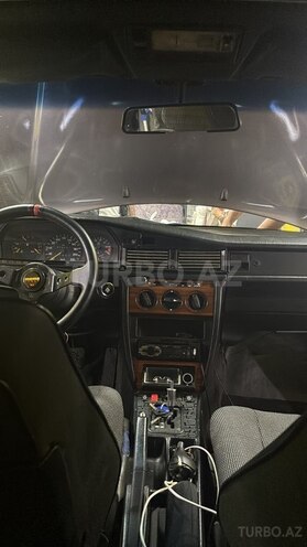 Mercedes 190-5