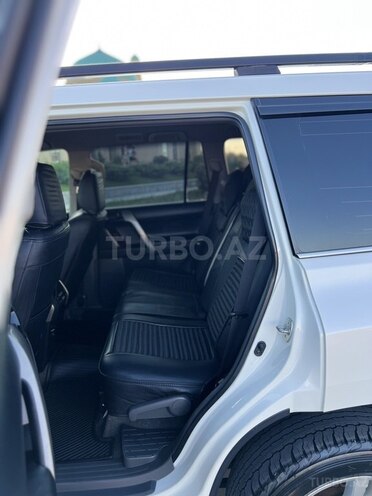 Toyota Land Cruiser Prado-10