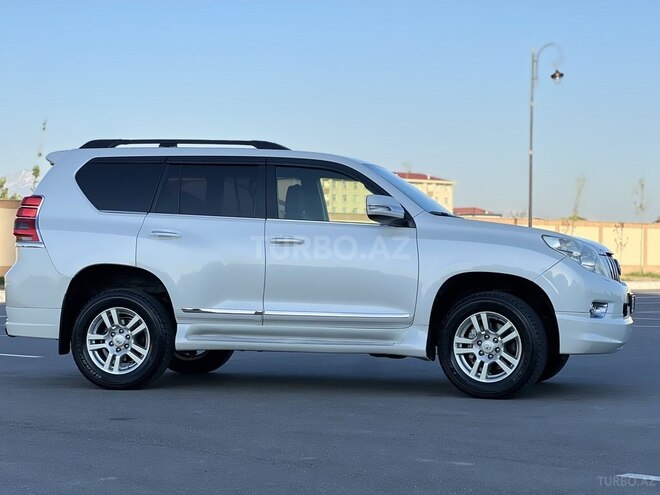 Toyota Land Cruiser Prado-5