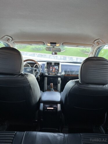 Toyota Land Cruiser Prado-11