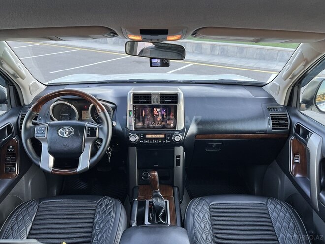 Toyota Land Cruiser Prado-12