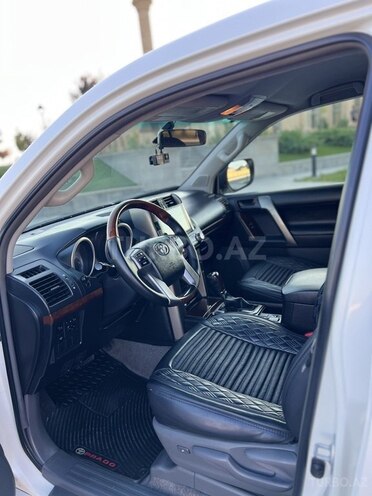 Toyota Land Cruiser Prado-9