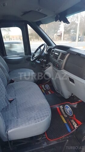 Ford Transit-7
