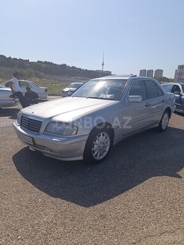 Mercedes C 220-1