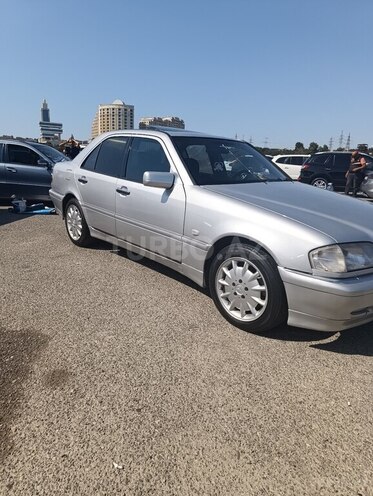 Mercedes C 220-2