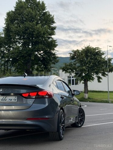 Hyundai Avante-3
