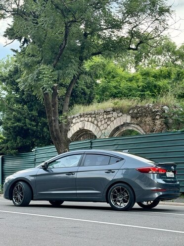 Hyundai Avante-2