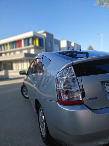 Toyota Prius-5