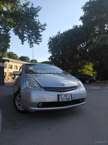 Toyota Prius-3