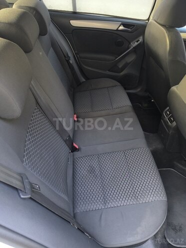 Volkswagen Golf-8