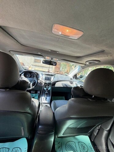 Hyundai Elantra-3