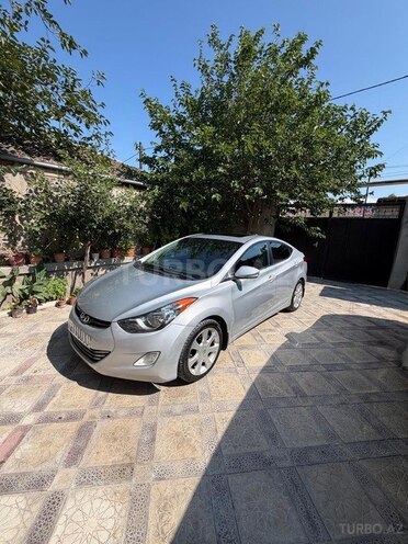 Hyundai Elantra-7