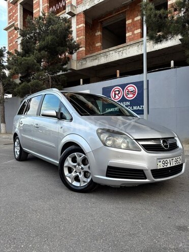 Opel Zafira-1