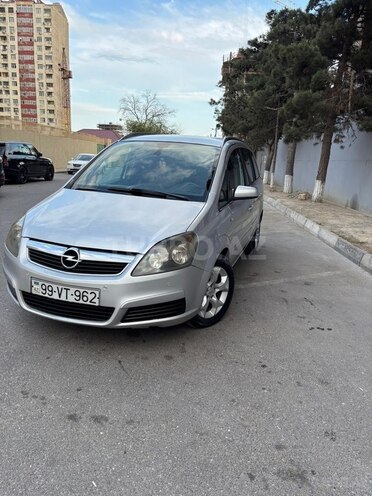 Opel Zafira-4