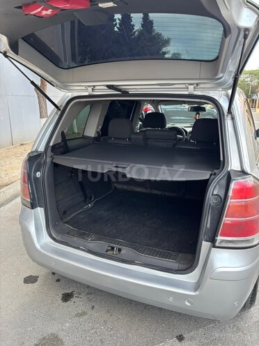 Opel Zafira-11