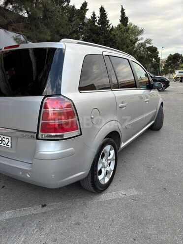 Opel Zafira-6