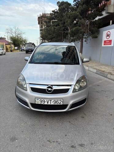 Opel Zafira-5