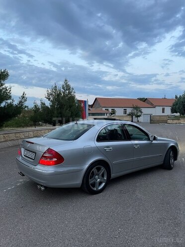 Mercedes E 240-3